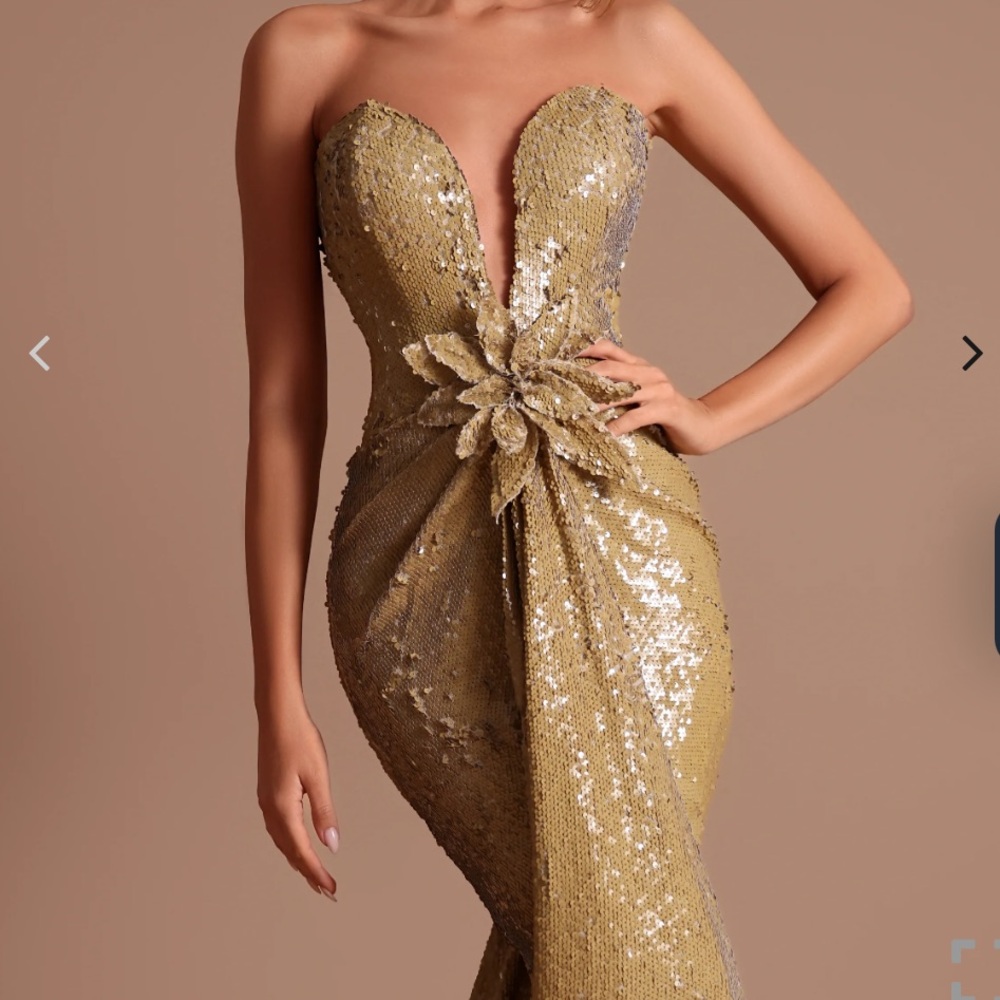 NWT Elegant Gold Strapless Evening Dress